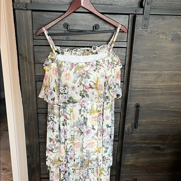 Floral Maxi Dress - Picture 5 of 7